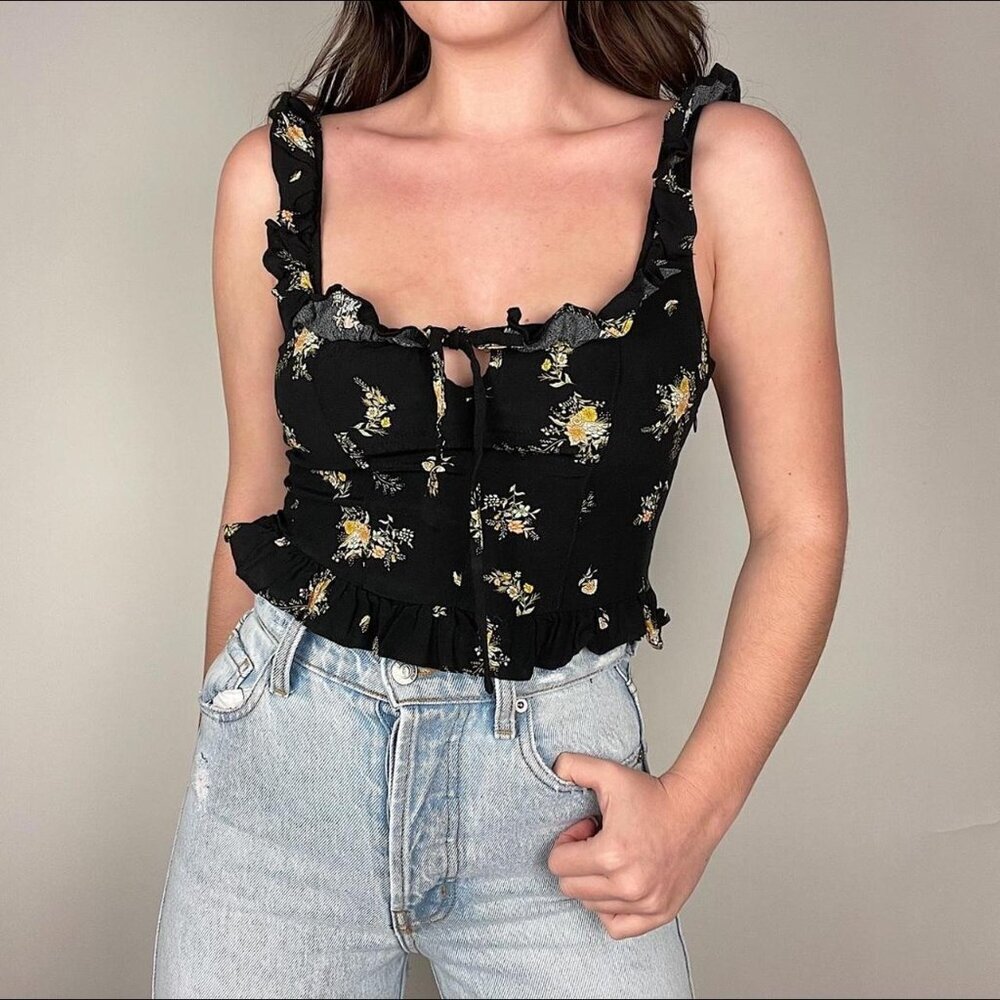URBAN OUTFITTERS Floral Sleeveless Crop Top Size‎ Small